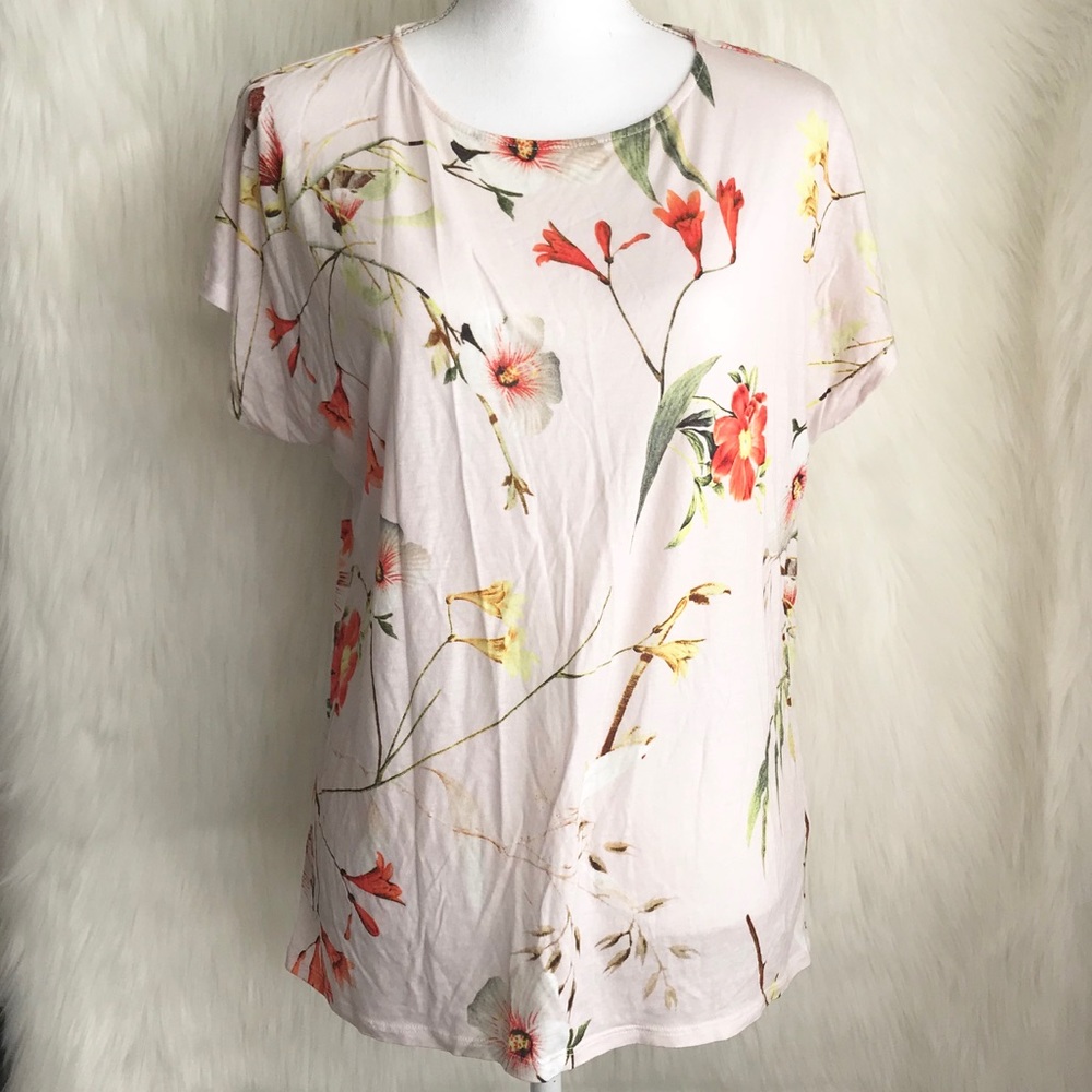 SALE🌸Ted Baker London floral tee
